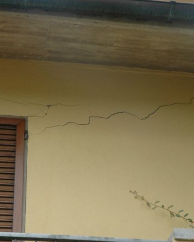 Grietas en la fachada